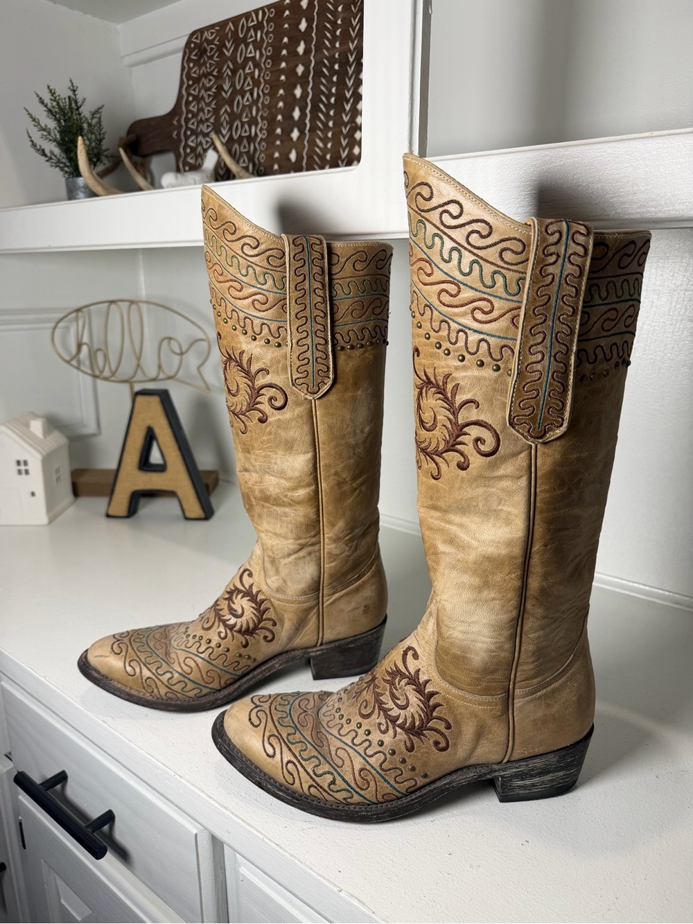 Old Gringo Womens 7.5 Tan Leather Embroidered Stand Out Tall Cowboy Boots